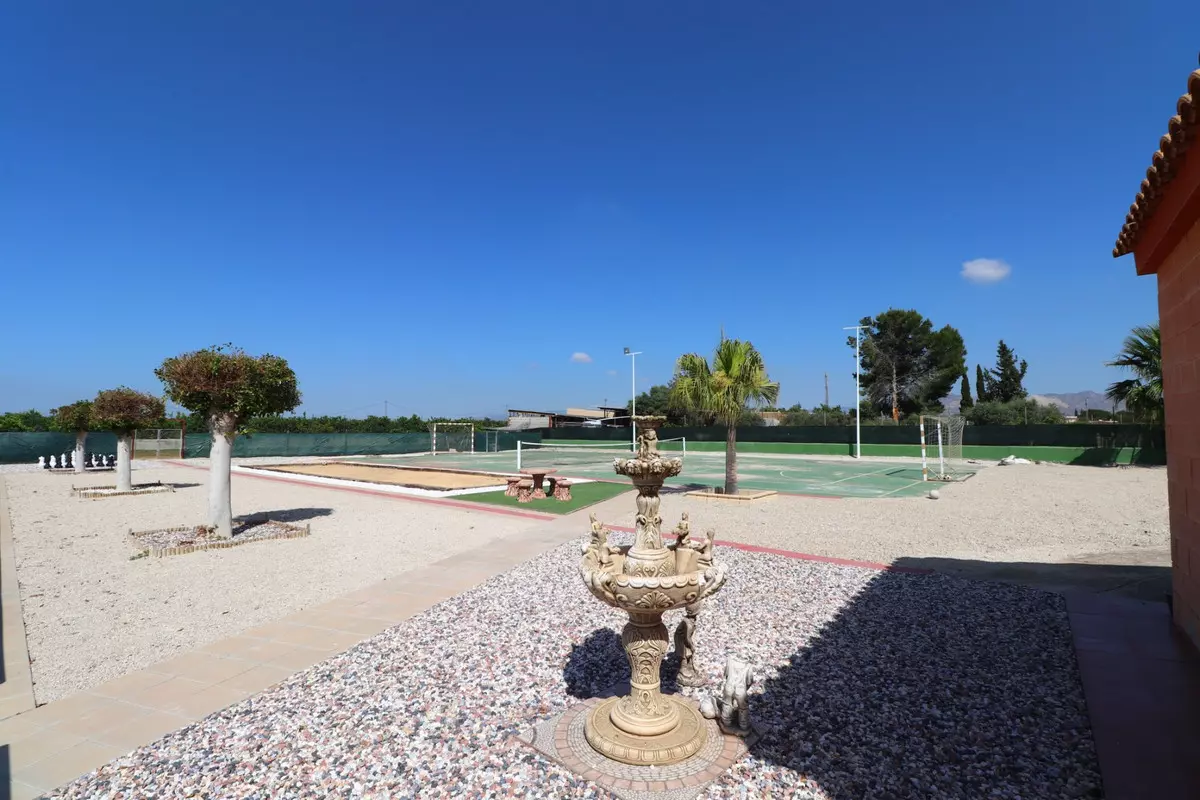 4-bedroom Villa In Benferri, Spain (112 M²)