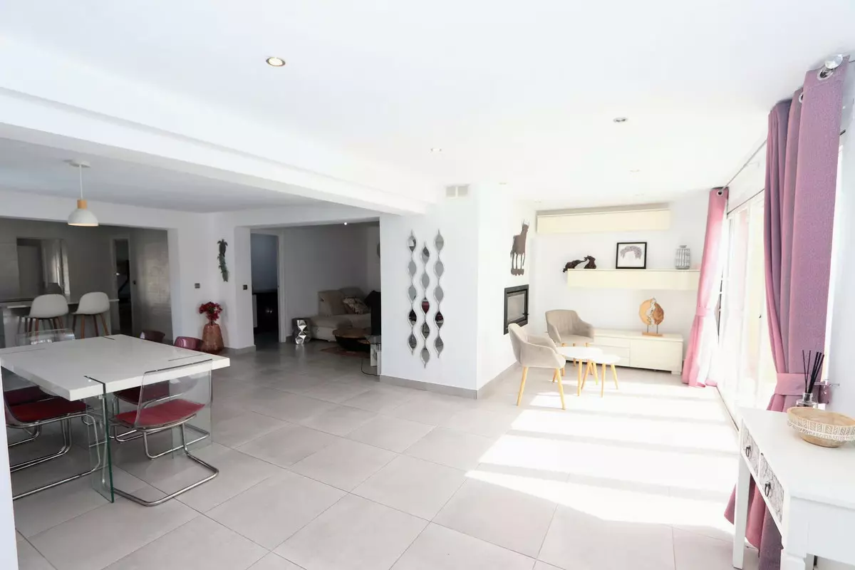 4-bedroom Villa In Orihuela, Spain (175 M²)