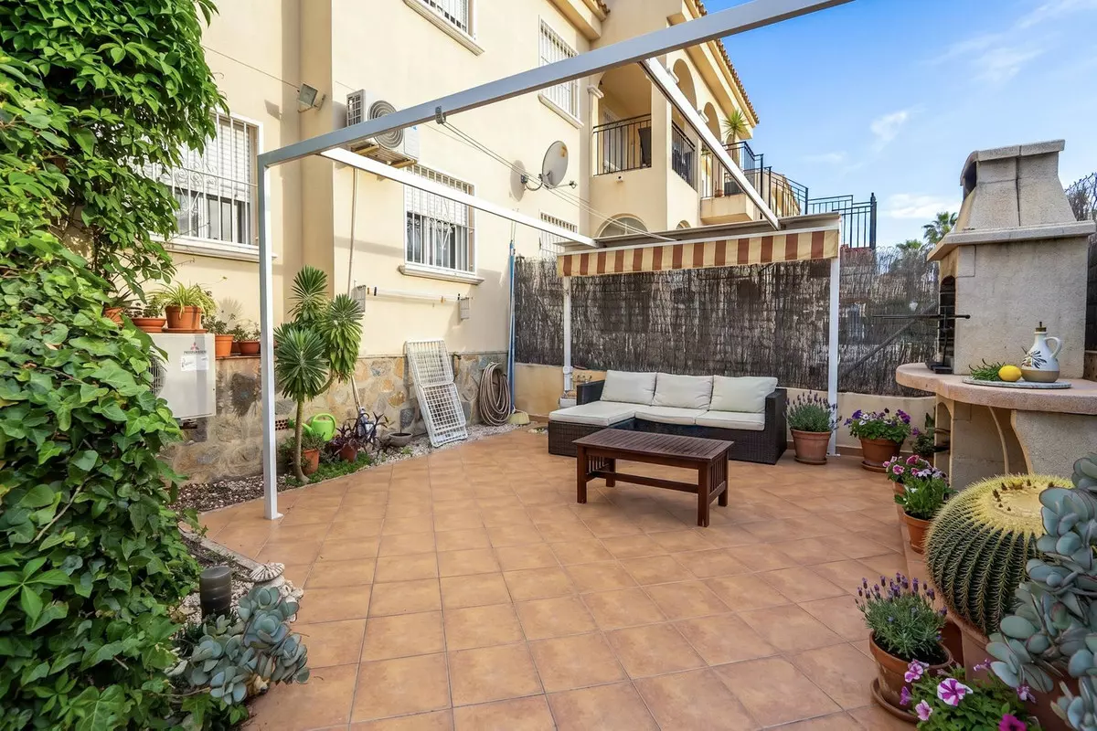 3-bedroom Apartment In Orihuela, Spain (72 M²)