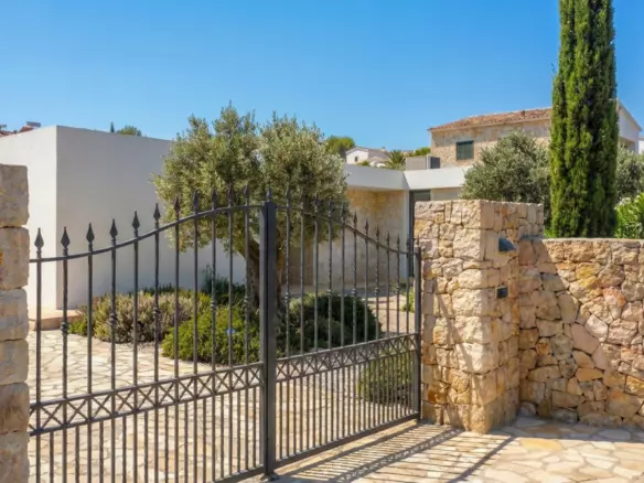 3-bedroom Villa In Pinoso, Spain (140 M²)