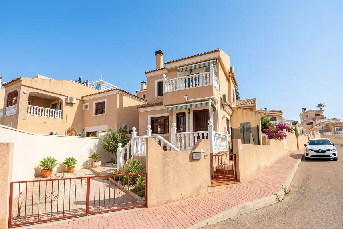 2-bedroom Villa In Orihuela, Spain (85 M²)
