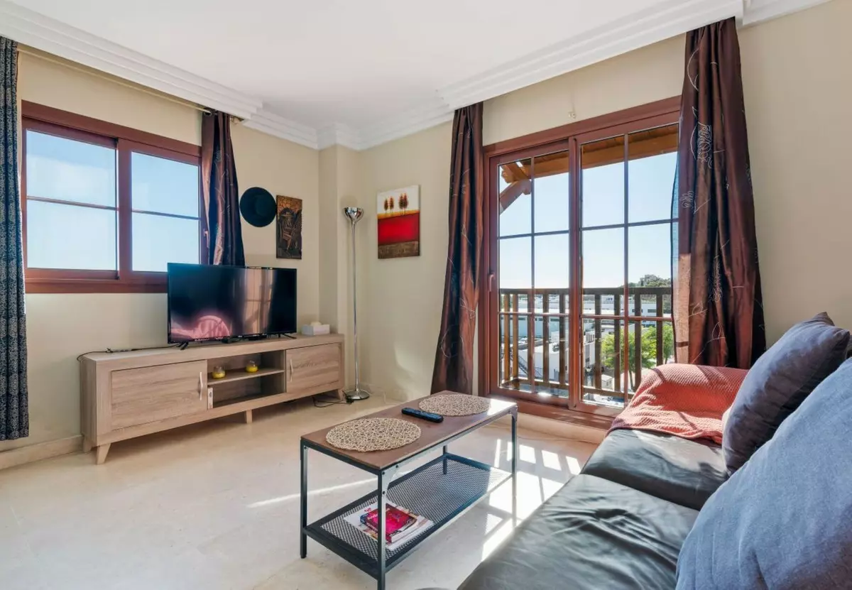 2-bedroom Apartment In Estepona, Spain (158 M²)