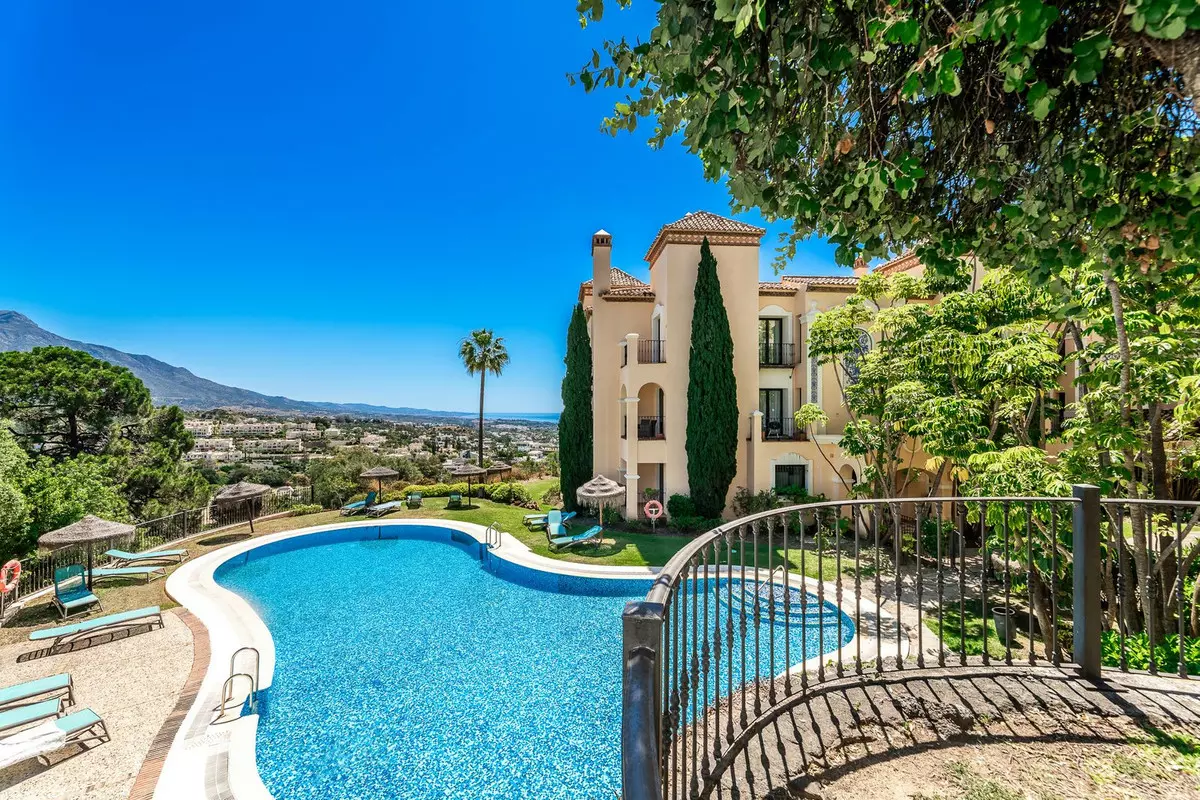 3-bedroom Apartment In Benahavis, Spain (161 M²)