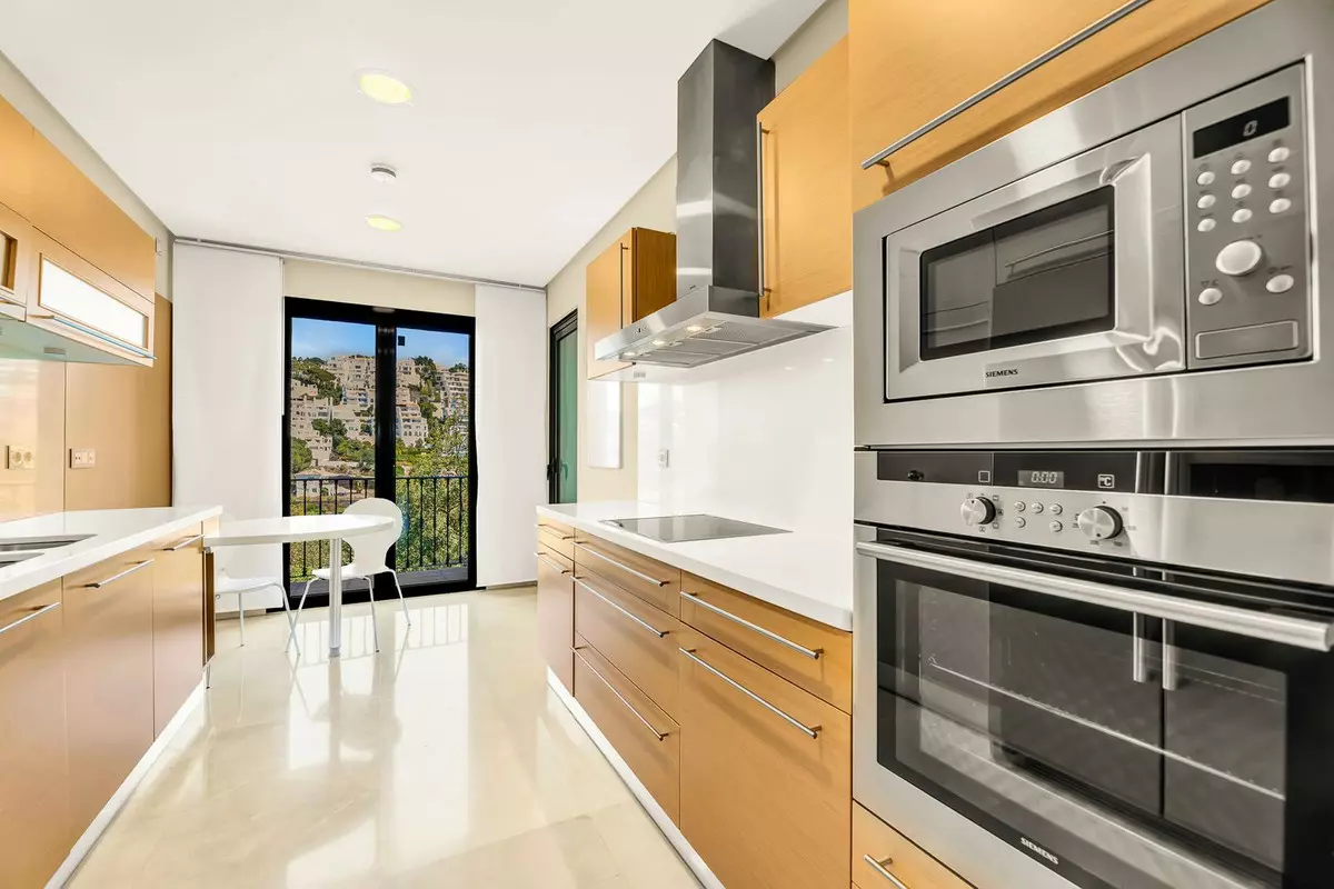 3-bedroom Apartment In Benahavis, Spain (161 M²)