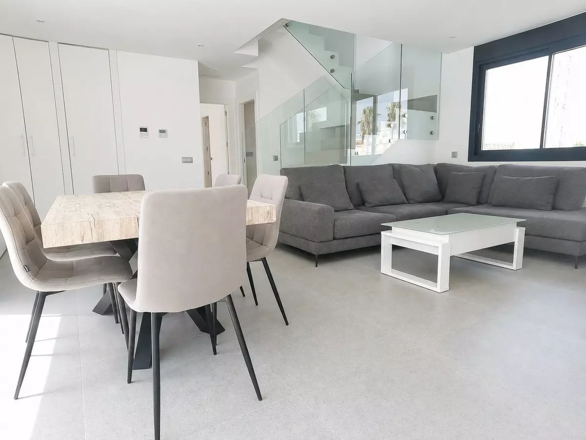5-bedroom Villa In Algorfa, Spain (200 M²)