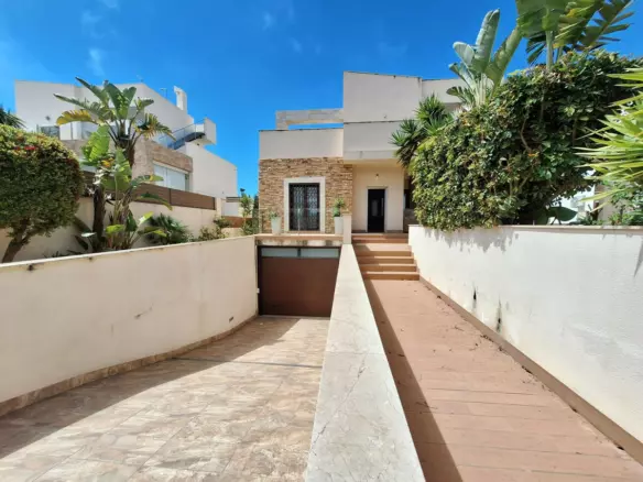2-bedroom Villa In Torrevieja, Spain (306 M²)