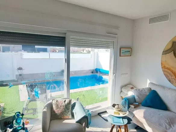 3-bedroom Villa In Pilar De La Horadada, Spain (117 M²)