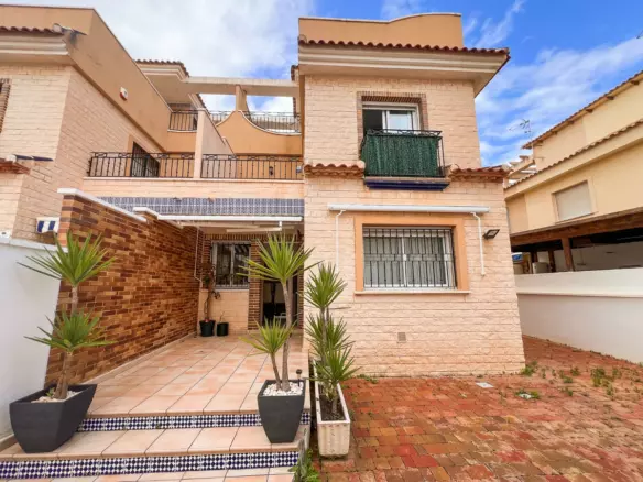 3-bedroom Town House In Pilar De La Horadada, Spain (107 M²)