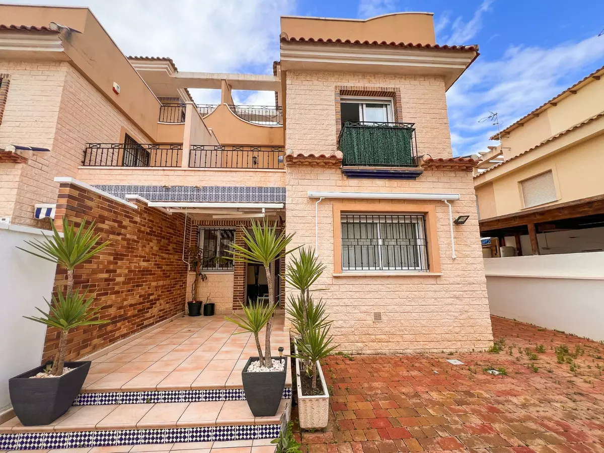 3-bedroom Town House In Pilar De La Horadada, Spain (107 M²)