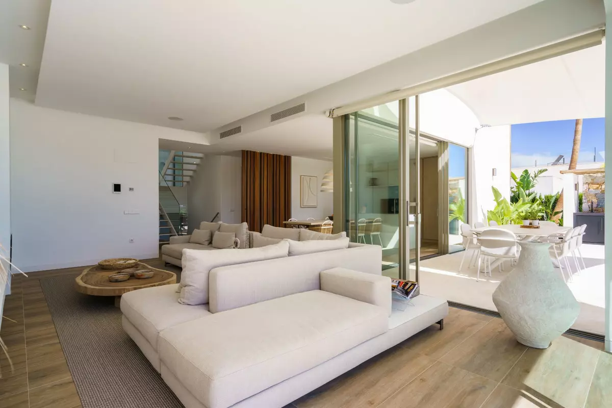 5-bedroom Villa In Orihuela, Spain (235 M²)
