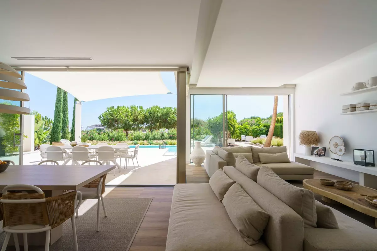 5-bedroom Villa In Orihuela, Spain (235 M²)