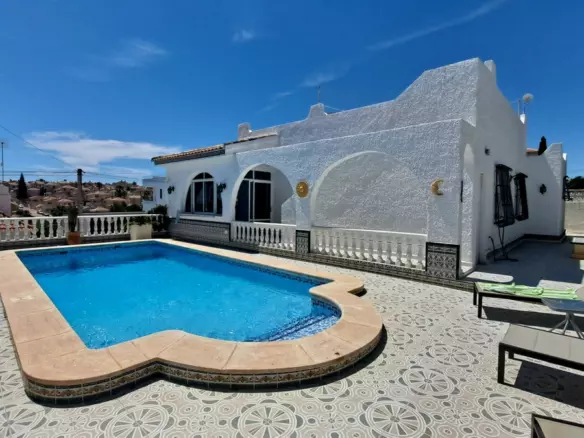 3-bedroom Villa In Orihuela, Spain (173 M²)