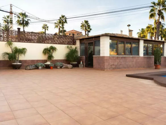 7-bedroom Villa In Orihuela, Spain (312 M²)