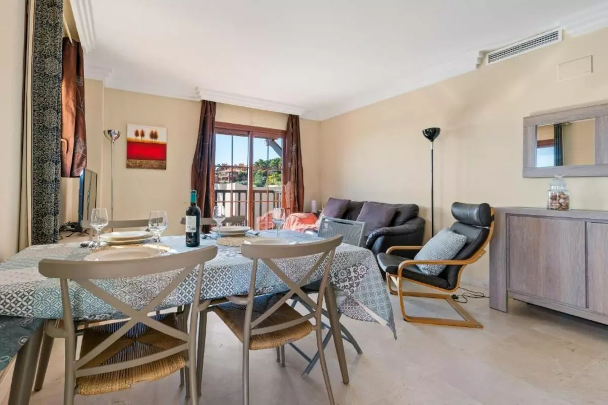 2-bedroom Apartment In Estepona, Spain (158 M²)