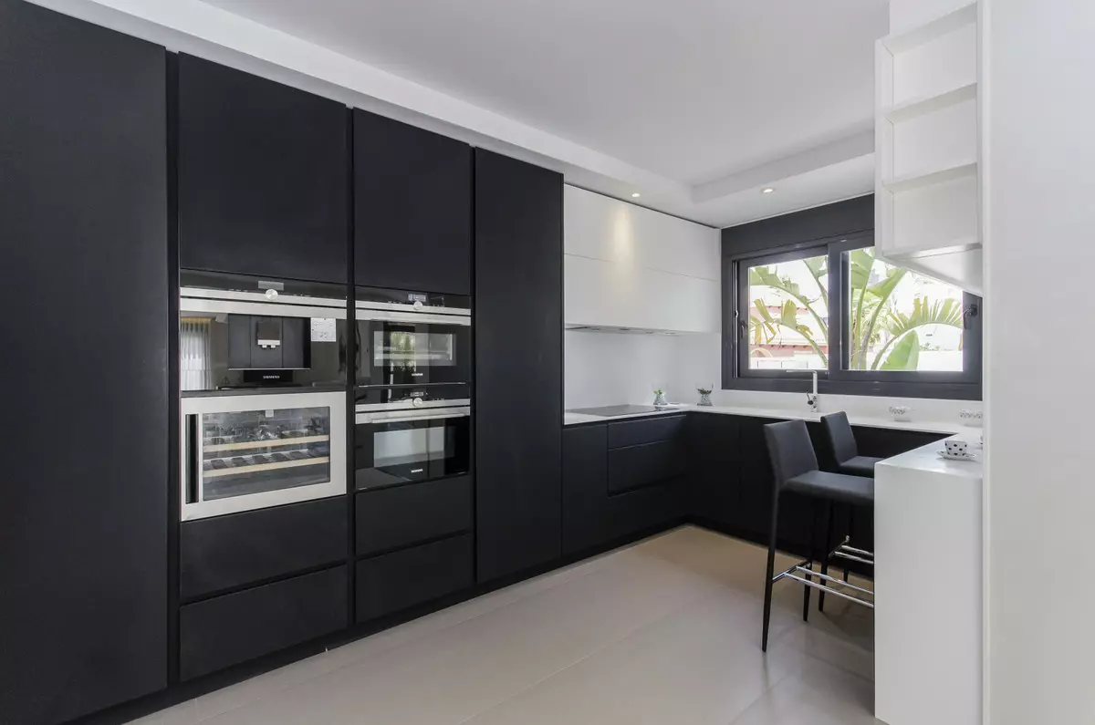 6-bedroom Villa In Orihuela, Spain (214 M²)
