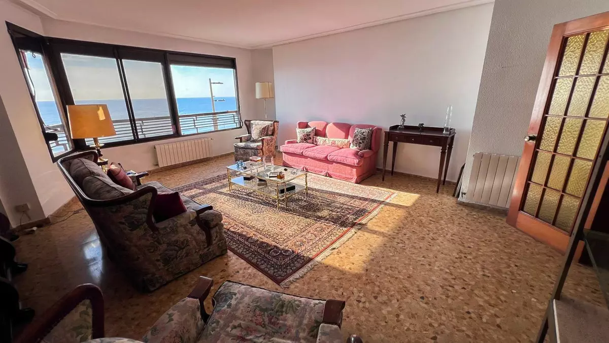 2-bedroom Apartment In Alicante, Spain (113 M²)