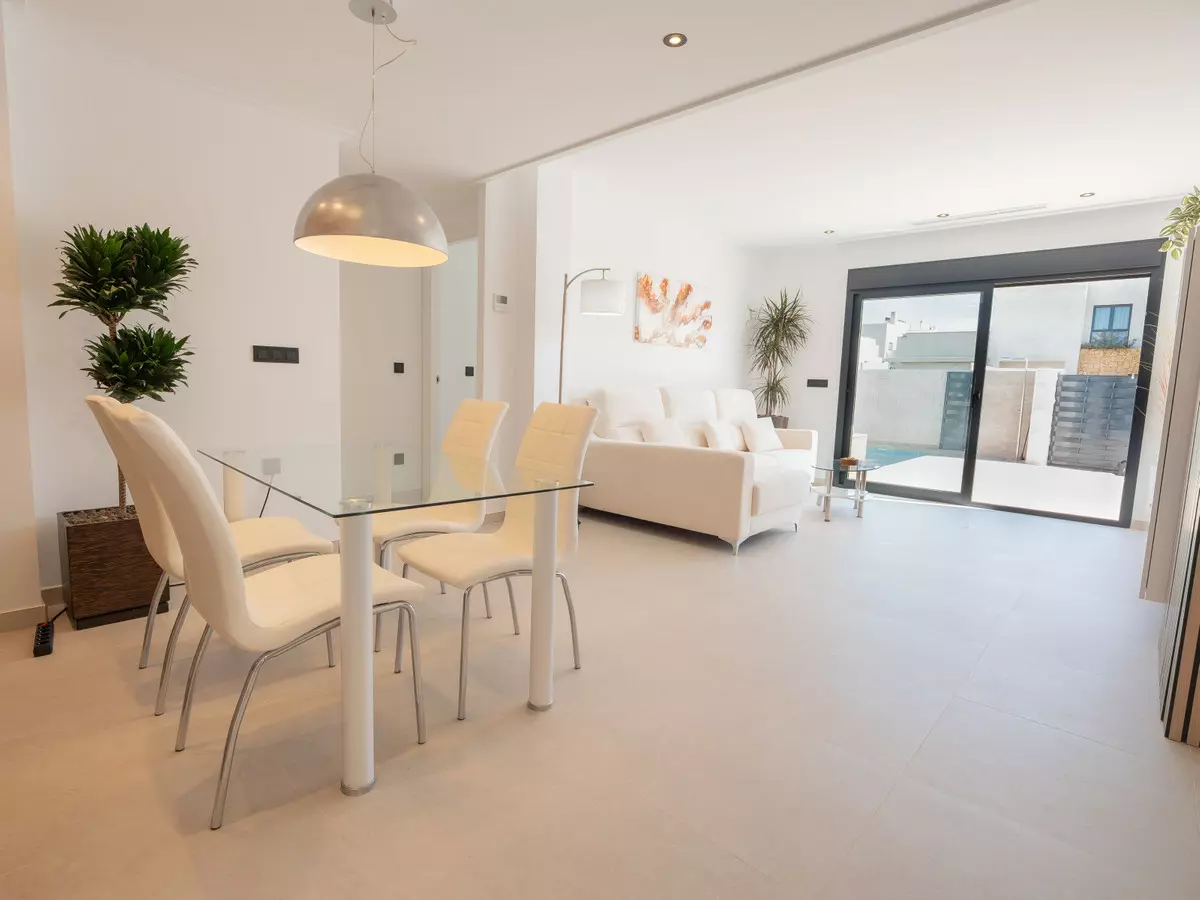 3-bedroom Villa In San Fulgencio, Spain (100 M²)