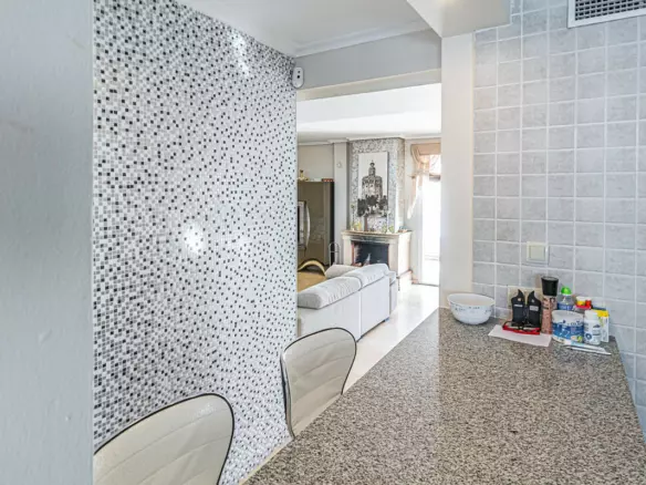 5-bedroom Villa In Torrevieja, Spain (370 M²)
