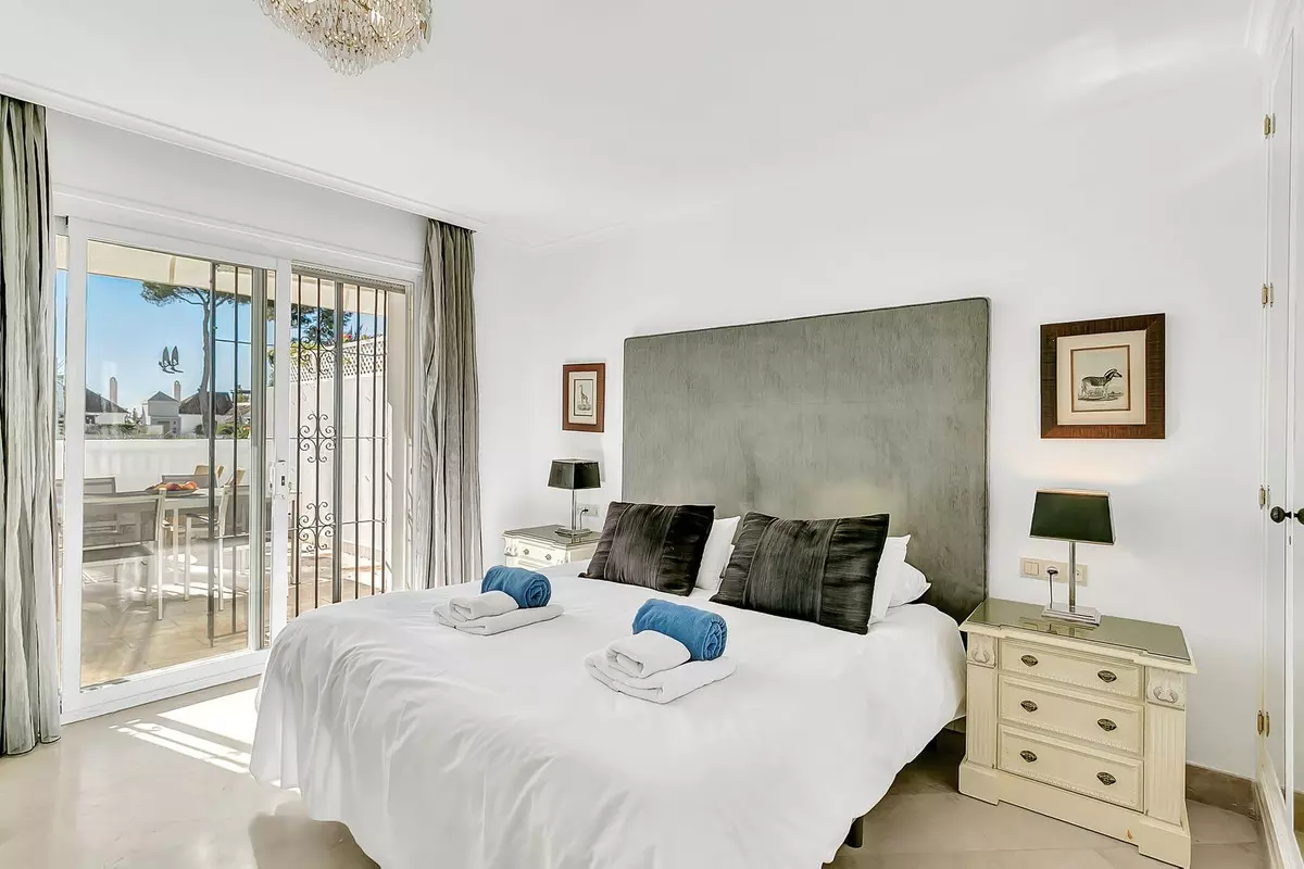 2-bedroom Apartment In Marbella, Spain (145 M²)