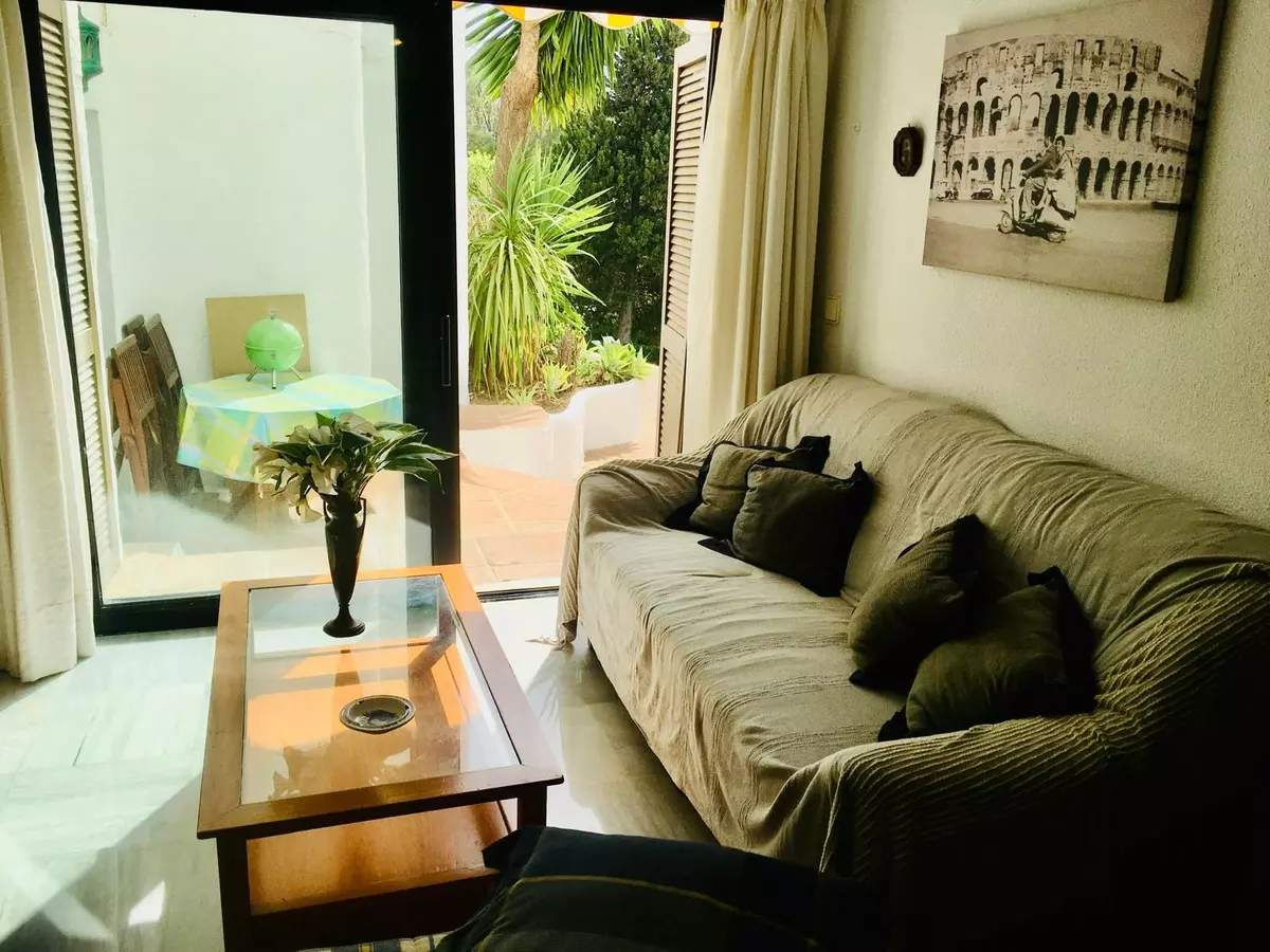 2-bedroom Apartment In Marbella, Spain (61 M²)