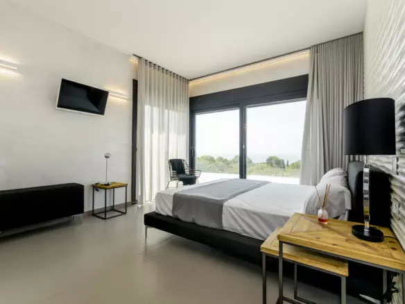 6-bedroom Villa In Orihuela, Spain (214 M²)