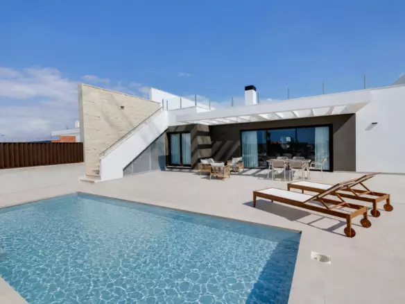 3-bedroom Villa In Alicante, Spain (124 M²)