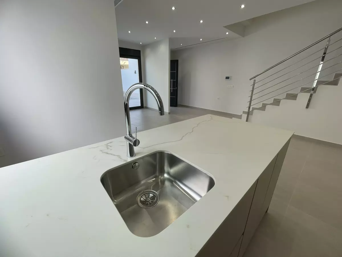 3-bedroom Villa In Almoradi, Spain (134 M²)