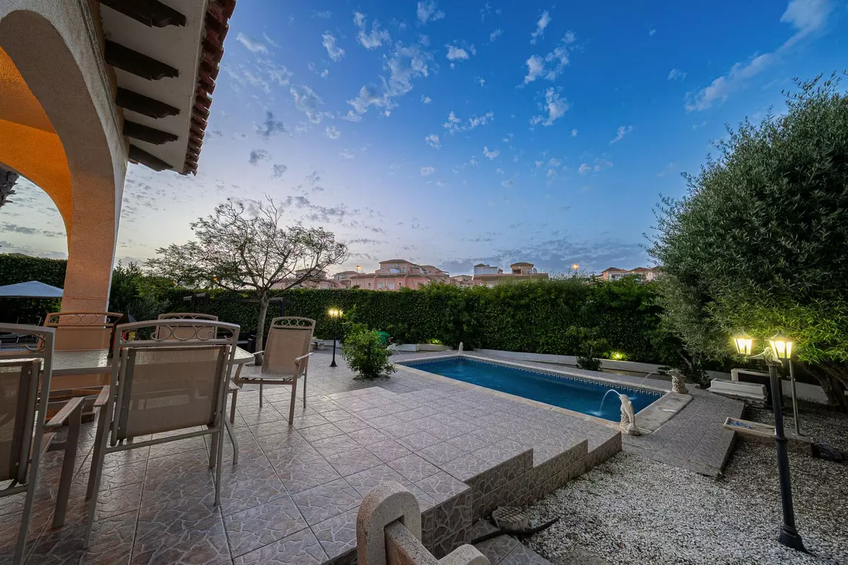 3-bedroom Villa In Orihuela, Spain (96 M²)