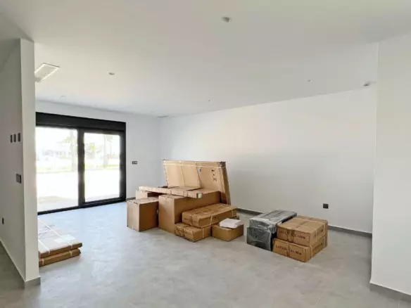 5-bedroom Villa In Torrevieja, Spain (368 M²)