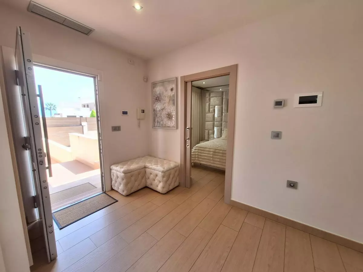 2-bedroom Villa In Torrevieja, Spain (306 M²)