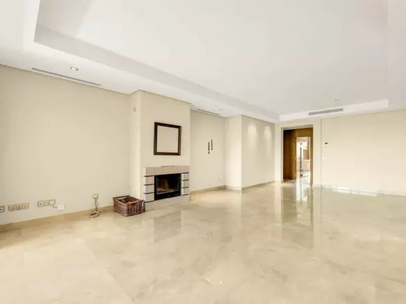 3-bedroom Apartment In Benahavis, Spain (161 M²)