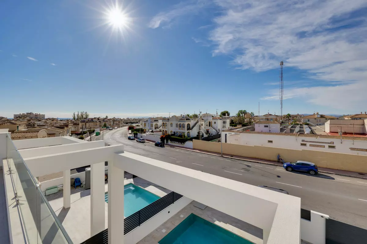4-bedroom Villa In Torrevieja, Spain (238 M²)
