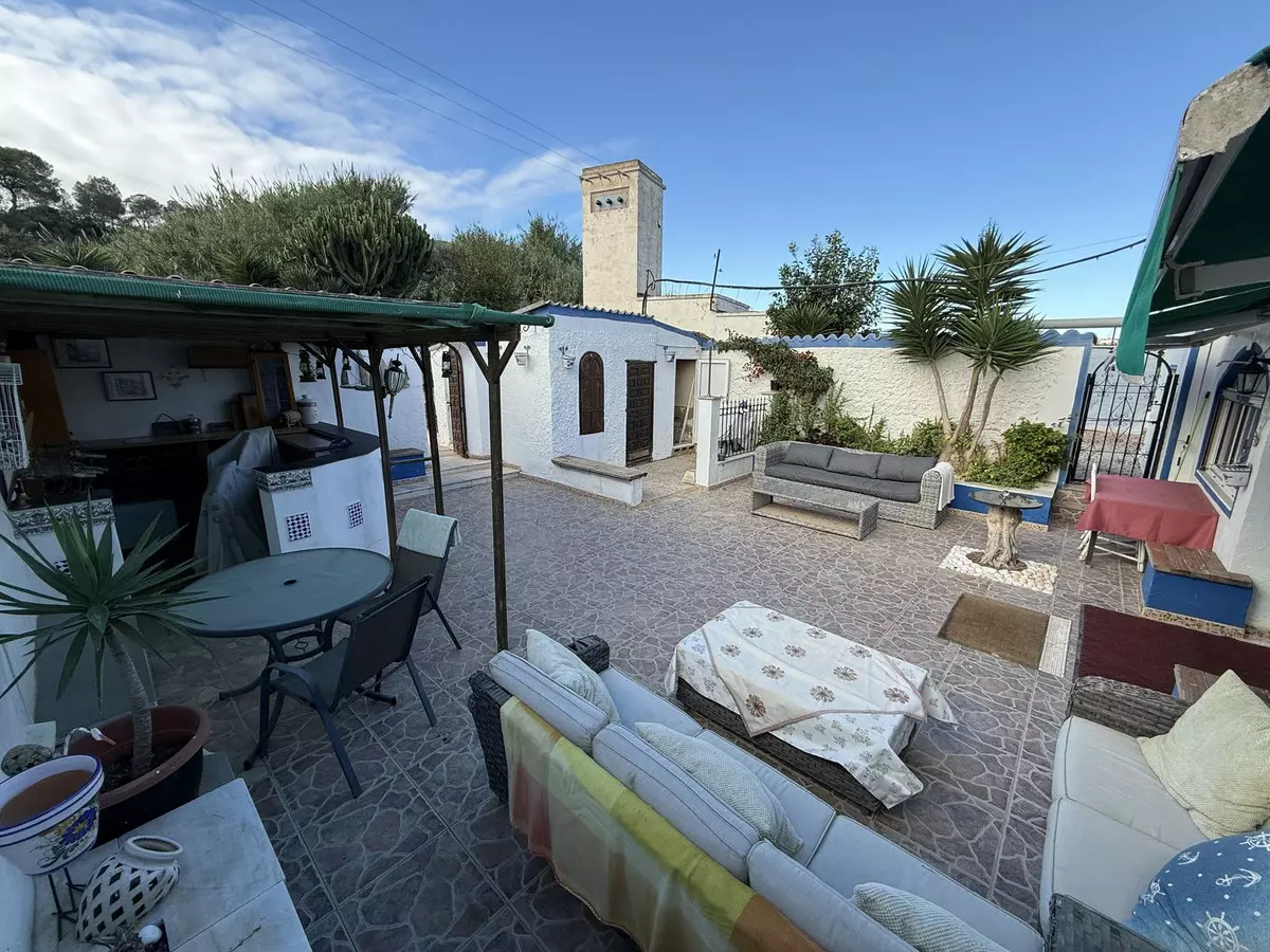 4-bedroom Country House In Pilar De La Horadada, Spain (145 M²)