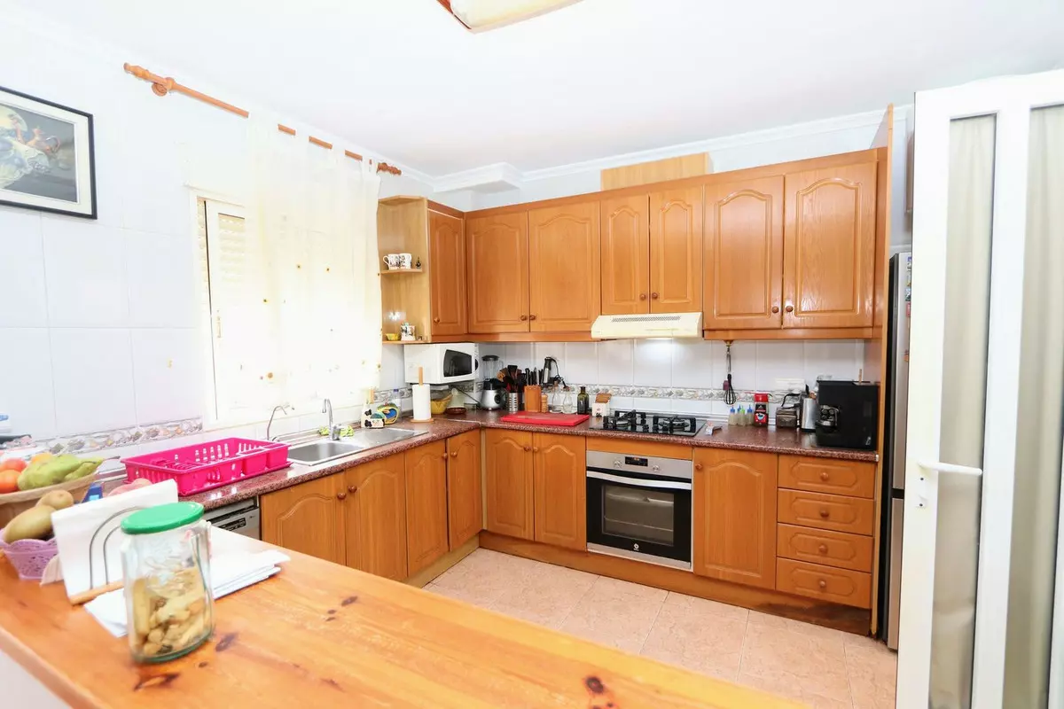 3-bedroom Apartment In Orihuela, Spain (72 M²)
