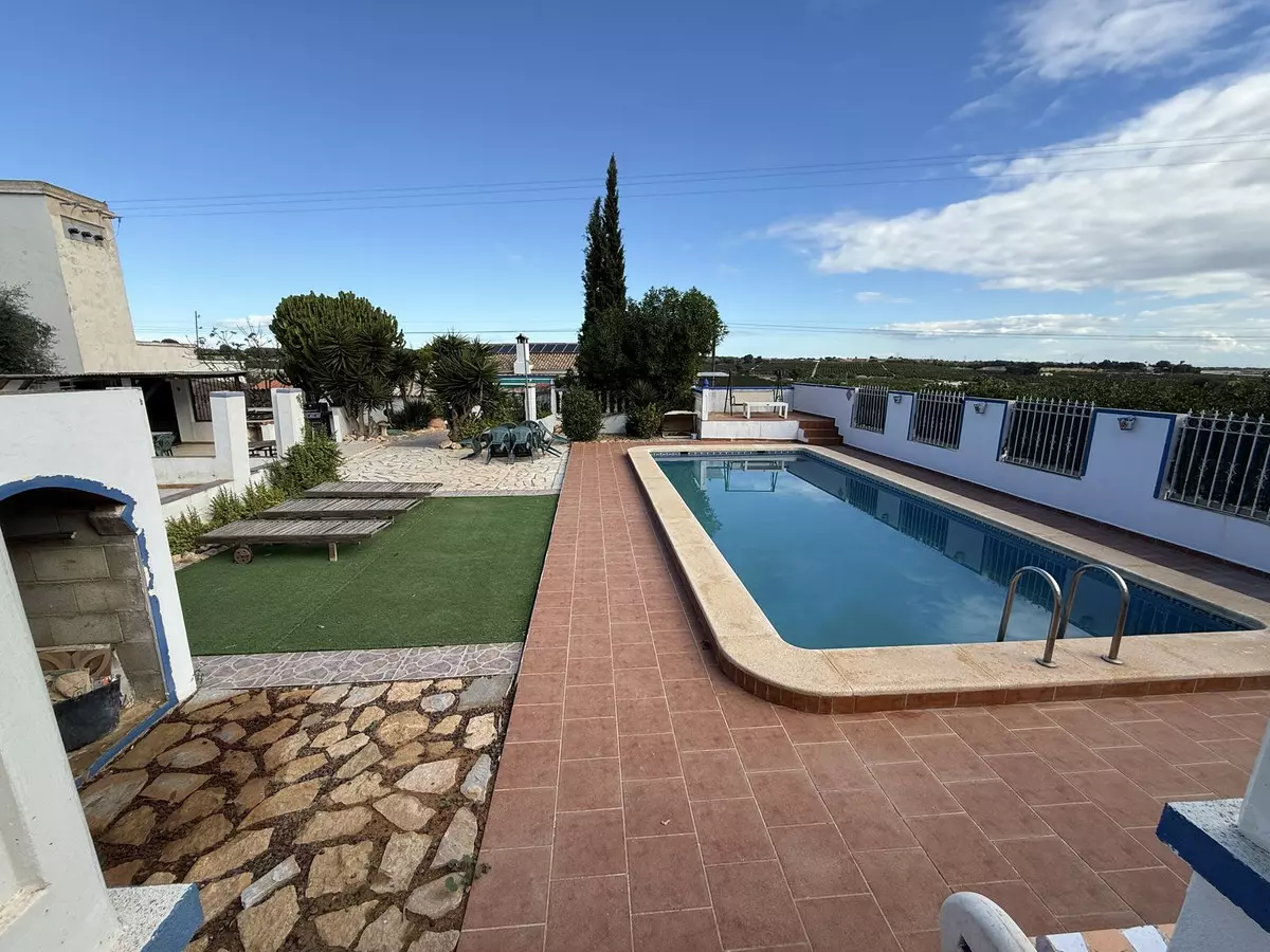 4-bedroom Country House In Pilar De La Horadada, Spain (145 M²)