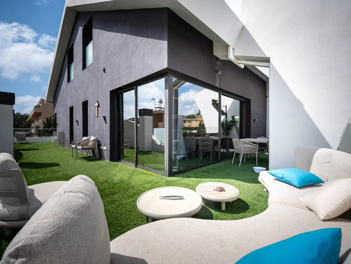 3-bedroom Apartment In Marbella, Spain (158 M²)