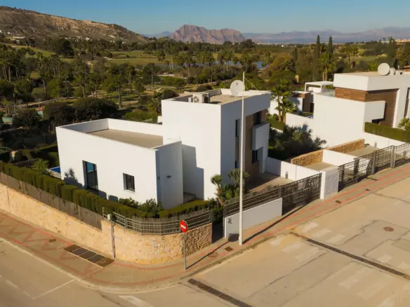 4-bedroom Villa In Algorfa, Spain (300 M²)