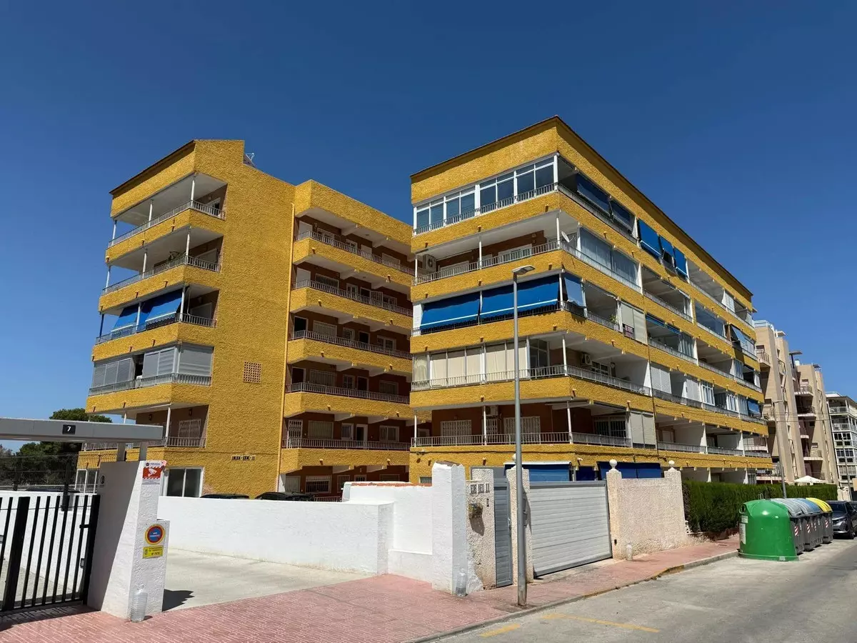 3-bedroom Apartment In Orihuela, Spain (70 M²)