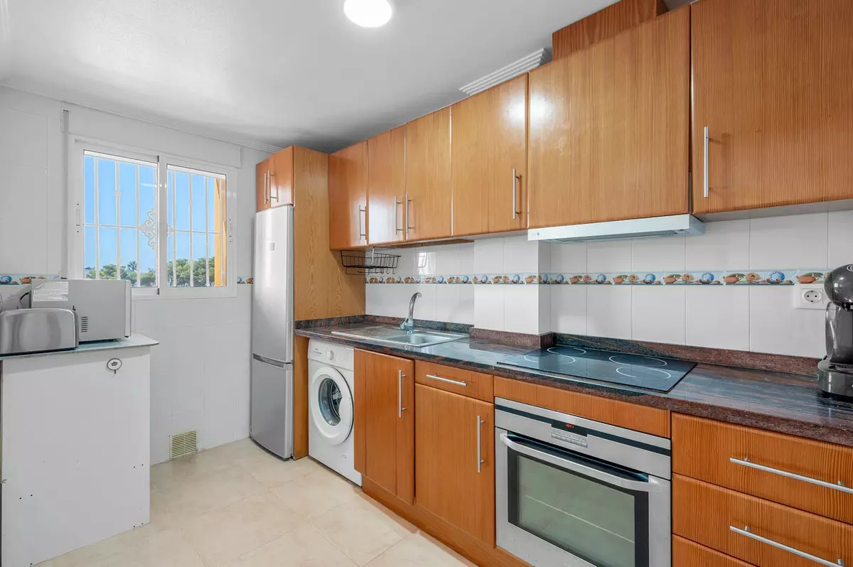 3-bedroom Apartment In Orihuela, Spain (96 M²)