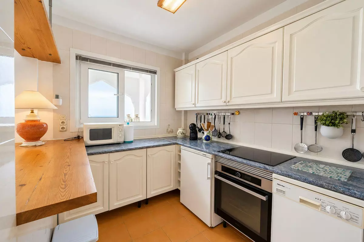 2-bedroom Apartment In Marbella, Spain (62 M²)