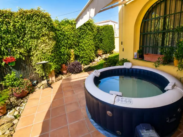 3-bedroom Villa In Marbella, Spain (209 M²)
