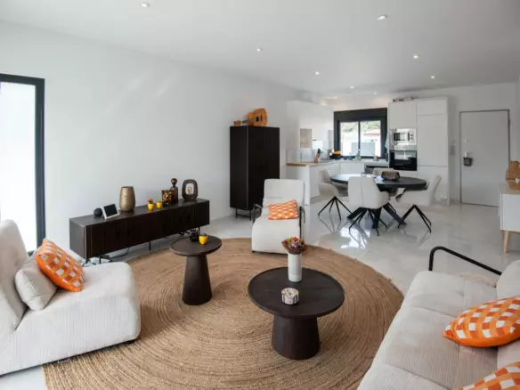 3-bedroom Villa In Pilar De La Horadada, Spain (112 M²)
