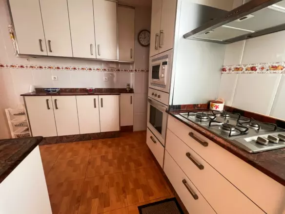 3-bedroom Apartment In Guardamar Del Segura, Spain (84 M²)