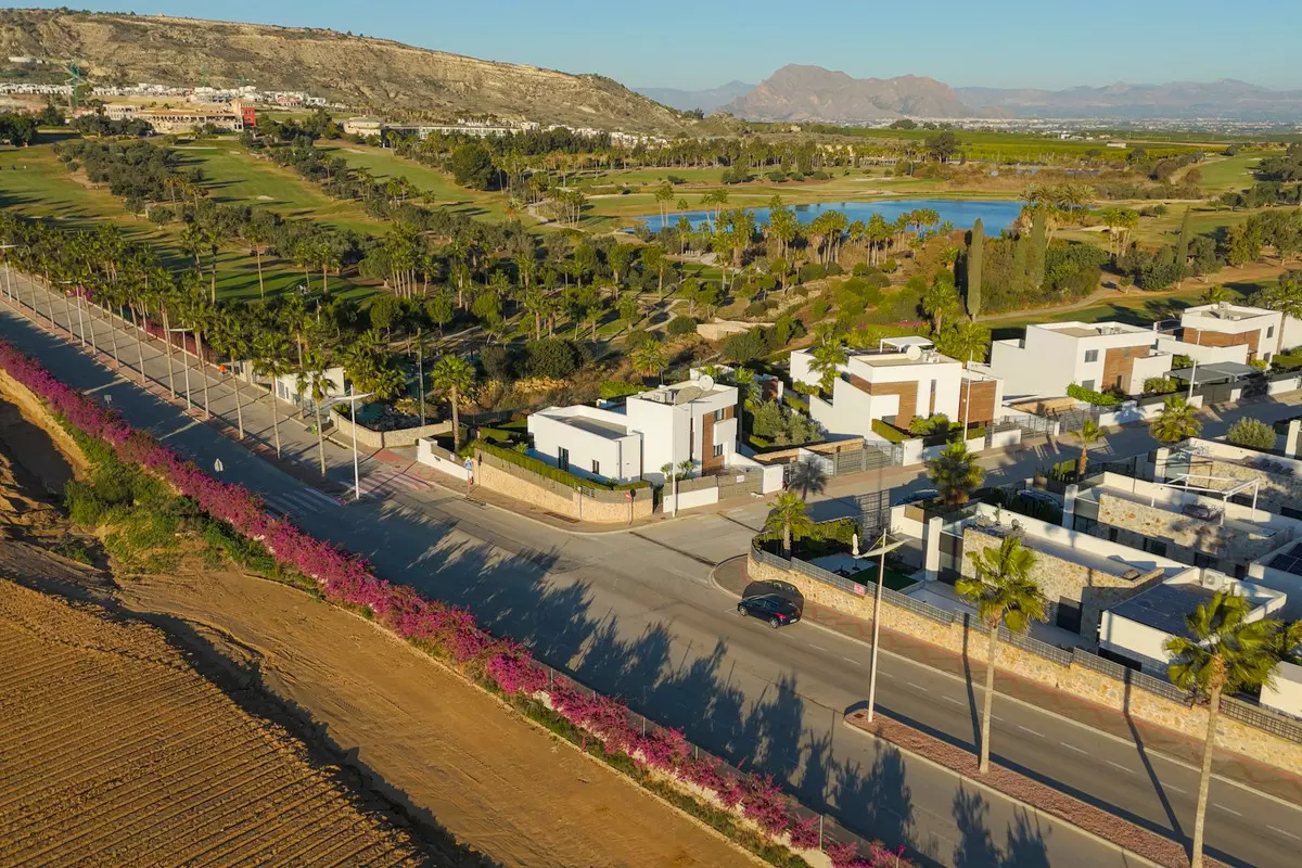 4-bedroom Villa In Algorfa, Spain (300 M²)