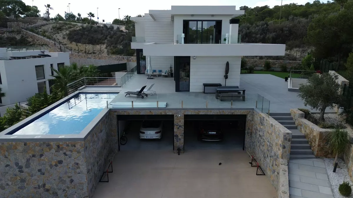 6-bedroom Villa In Orihuela, Spain (450 M²)