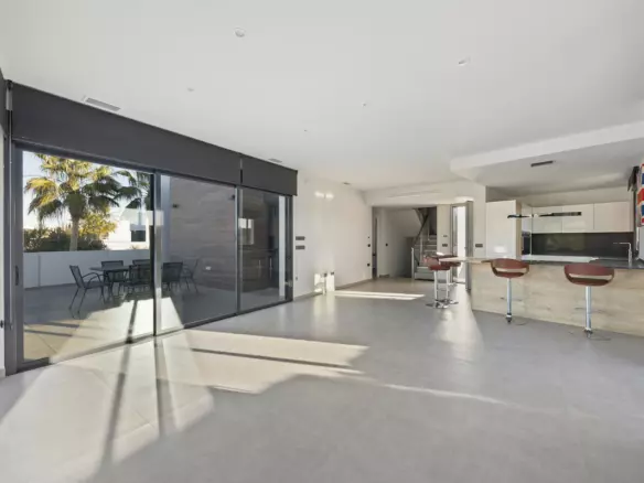 4-bedroom Villa In Algorfa, Spain (300 M²)
