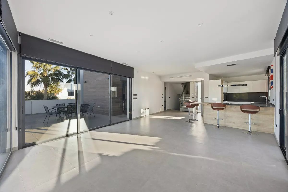 4-bedroom Villa In Algorfa, Spain (300 M²)