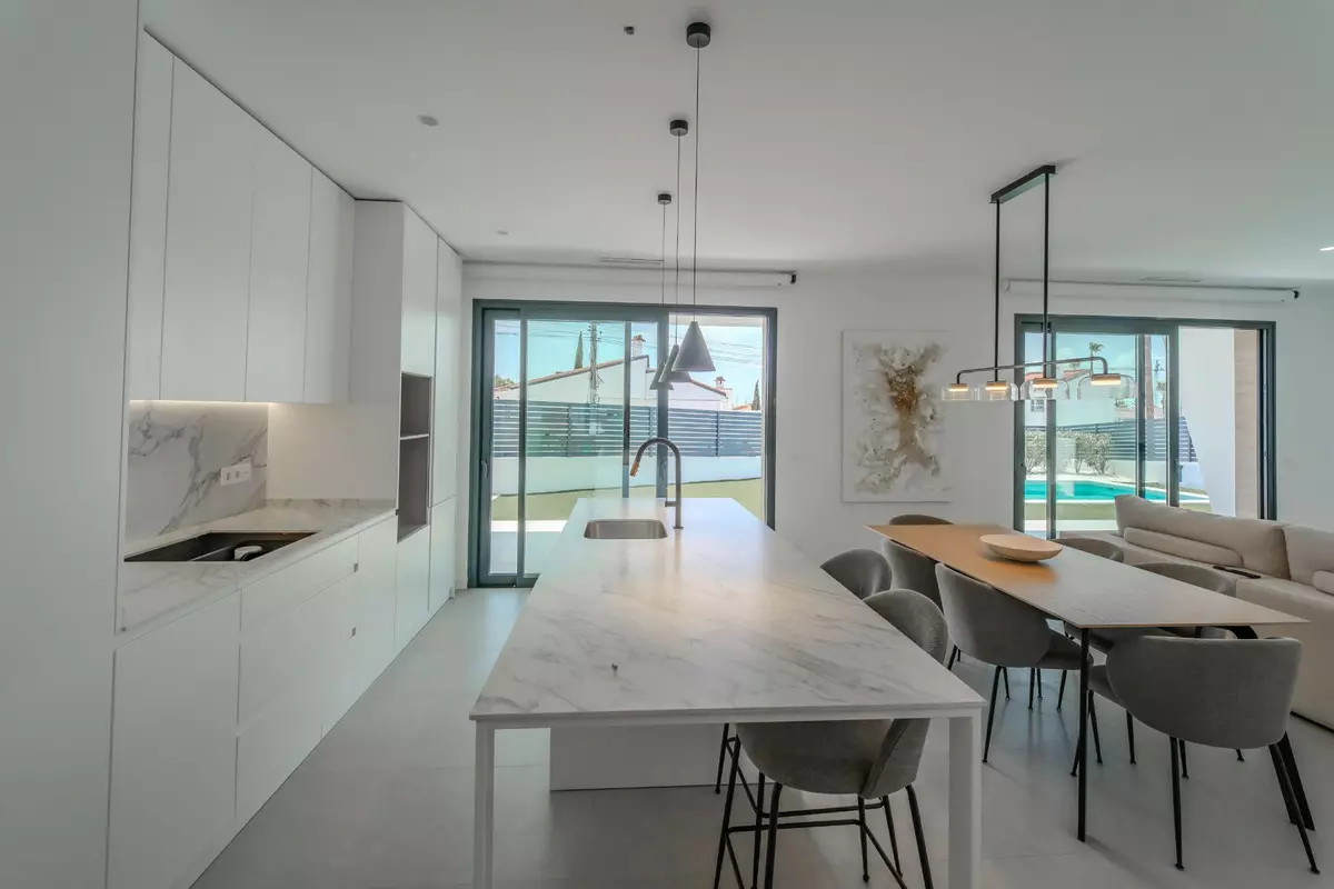 3-bedroom Villa In Rojales, Spain (156 M²)
