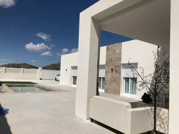 3-bedroom Villa In Pinoso, Spain (140 M²)