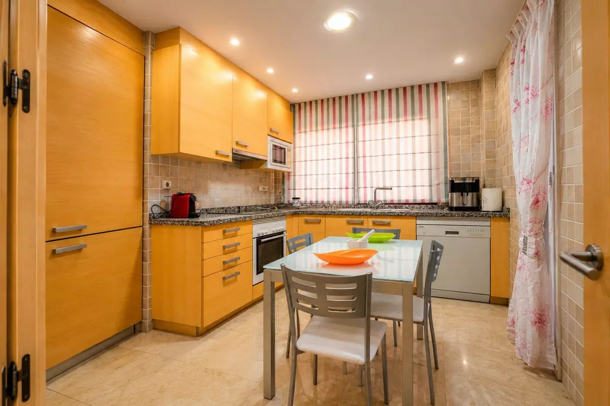 3-bedroom Apartment In Estepona, Spain (150 M²)